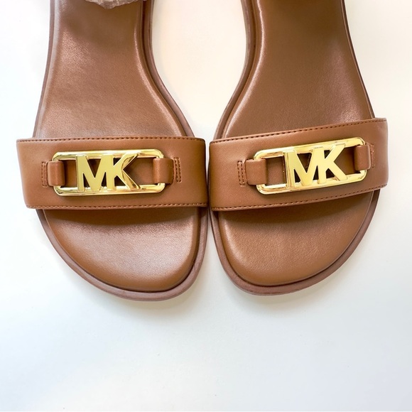 Like new! Michael Kors Camila Logo Trim Sandals – Size 6.5M - Picture 6 of 10
